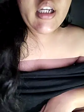 Snapshot of Annerae chatting on 09-23-25, 04:32 Annerae online show from 09-23-25, 04:32