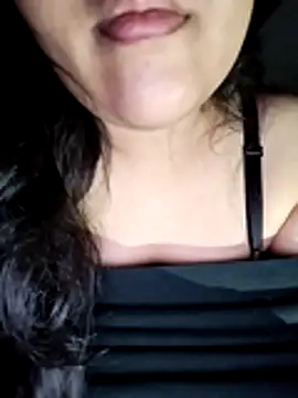 Annerae online show from 11-29-25, 02:42