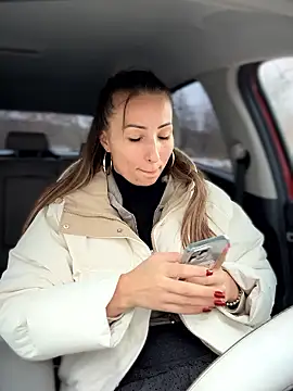 YOUR-KARINA online show from 01-14-26, 07:25