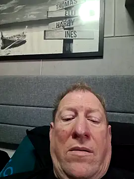 tomtom111111 online show from 10-15-25, 01:22