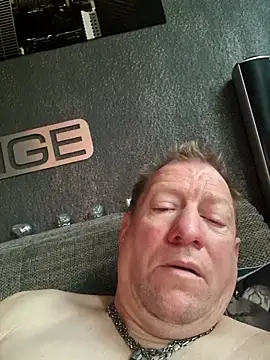 tomtom111111 online show from 10-19-25, 10:05