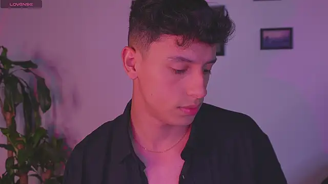 Snapshot of I_Gabriel chatting on 02-25-26, 04:44 I Gabriel online show from 02-25-26, 04:44