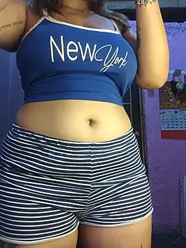 Snapshot of SexyFriends_ chatting on 05-17-26, 01:25 SexyFriends online show from 05-17-26, 01:25