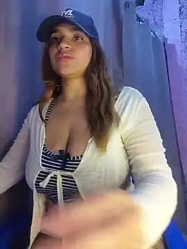 Snapshot of SexyFriends_ chatting on 07-25-26, 12:31 SexyFriends online show from 07-25-26, 12:31