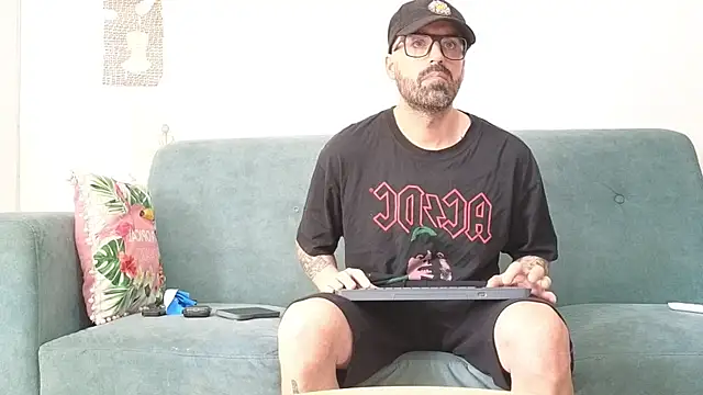 Snapshot of MattxFeet chatting on 05-17-26, 07:54 MattxFeet online show from 05-17-26, 07:54