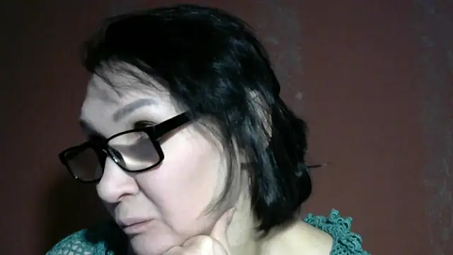 Snapshot of PrettyAndWild chatting on 04-25-26, 02:25 PrettyAndWild online show from 04-25-26, 02:25
