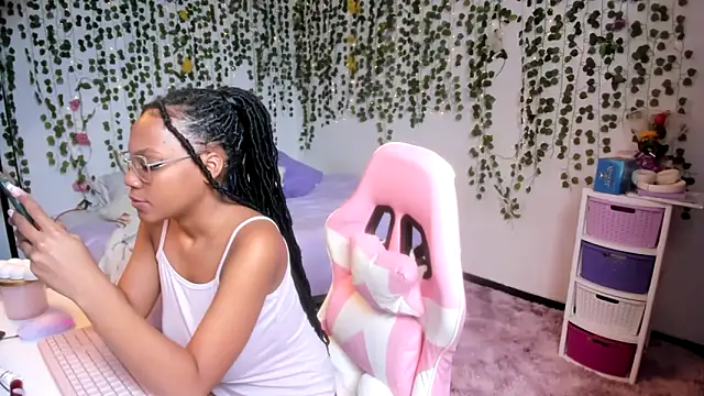 violeta milleer online show from 11-19-25, 05:02