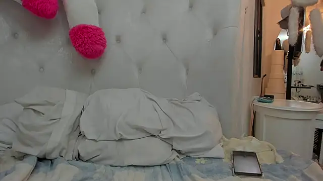 Snapshot of Burlesque_XlX chatting on 09-30-25, 10:37 Burlesque XlX online show from 09-30-25, 10:37