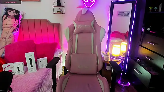 lilly sweett online show from 01-13-25, 06:06