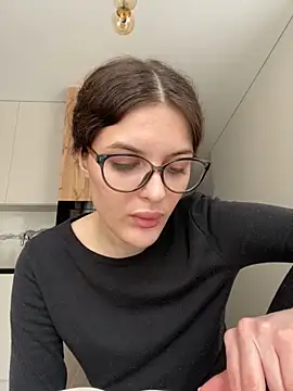 little belucci online show from 02-05-25, 12:27