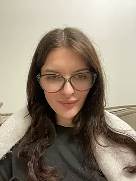 little belucci online show from 02-09-25, 04:29