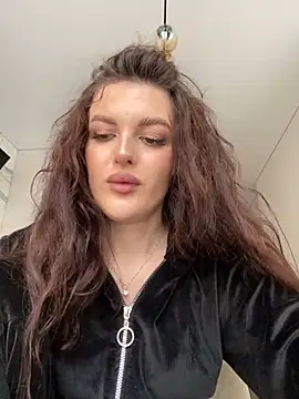 little belucci online show from 02-16-25, 01:38