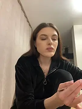 little belucci online show from 03-10-25, 04:57