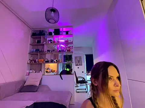  alleyesonme  online show from 11-06-25, 12:39