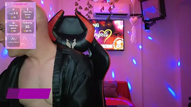 Snapshot of smangels chatting on 01-21-25, 04:10 smangels online show from 01-21-25, 04:10