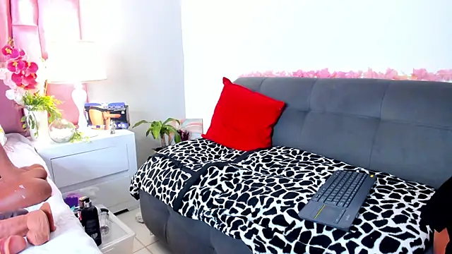 Anaa Bellaa online show from 11-15-25, 12:30