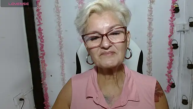 Snapshot of bety-cum2 chatting on 07-05-26, 12:34 bety-cum2 online show from 07-05-26, 12:34