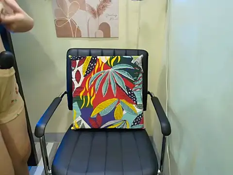 Snapshot of Skinny_regie99xxx chatting on 09-27-25, 01:27 Skinny regie99xxx online show from 09-27-25, 01:27