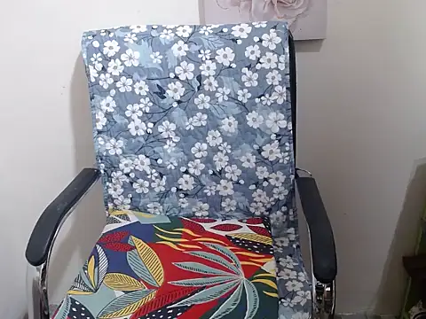 Snapshot of Skinny_regie99xxx chatting on 04-06-26, 02:20 Skinny regie99xxx online show from 04-06-26, 02:20