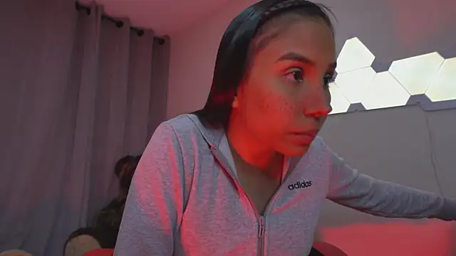 Snapshot of Dubois_Amy chatting on 02-20-25, 02:40 Dubois Amy online show from 02-20-25, 02:40