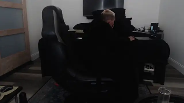 inc25cbxh online show from 12-19-25, 07:54