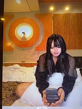 Chika-ch online show from 10-15-25, 04:45