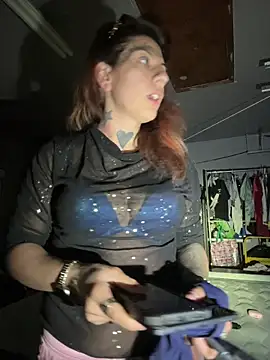 prettypurplep online show from 12-01-25, 07:24