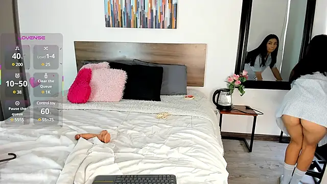 Snapshot of Ginebraa_Saenz chatting on 03-11-25, 01:56 Ginebraa Saenz online show from 03-11-25, 01:56