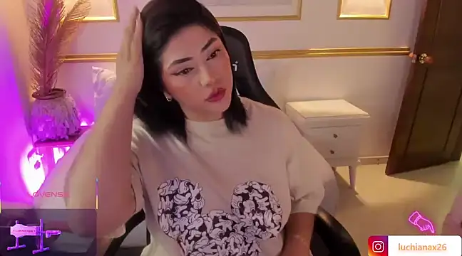 lucy26  online show from 03-11-25, 02:21