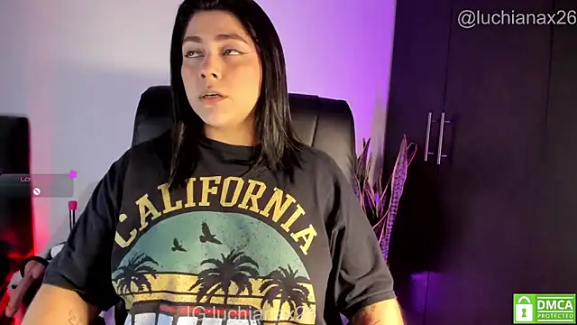 lucy26  online show from 04-10-26, 02:39