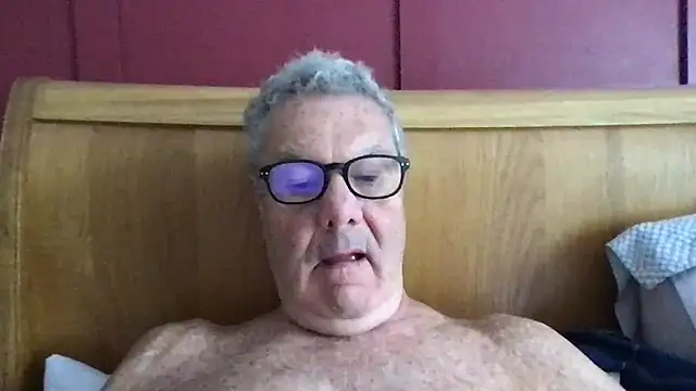 Snapshot of Oldpistolpete chatting on 06-29-26, 08:31 Oldpistolpete online show from 06-29-26, 08:31