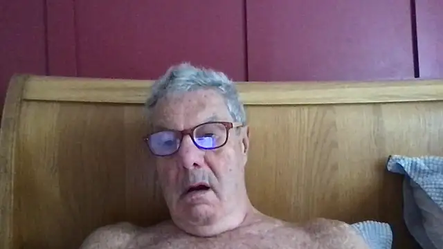 Snapshot of Oldpistolpete chatting on 06-30-26, 08:48 Oldpistolpete online show from 06-30-26, 08:48