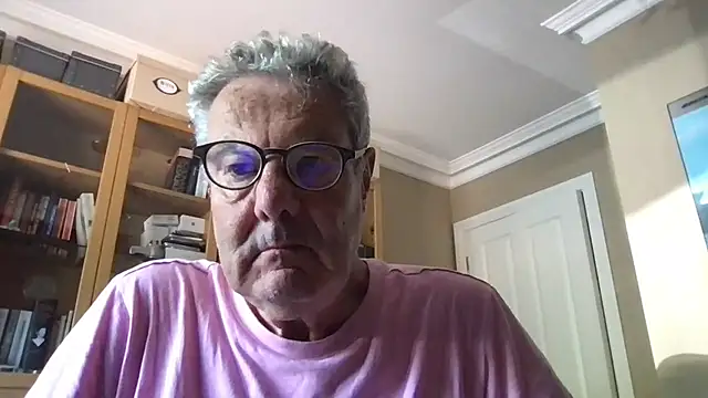 Snapshot of Oldpistolpete chatting on 07-12-26, 10:39 Oldpistolpete online show from 07-12-26, 10:39