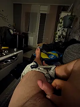 Snapshot of Paul10112 chatting on 02-07-26, 12:14 Paul10112 online show from 02-07-26, 12:14