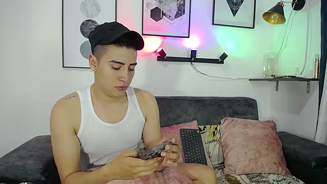 Tomas and liam online show from 12-11-24, 04:28