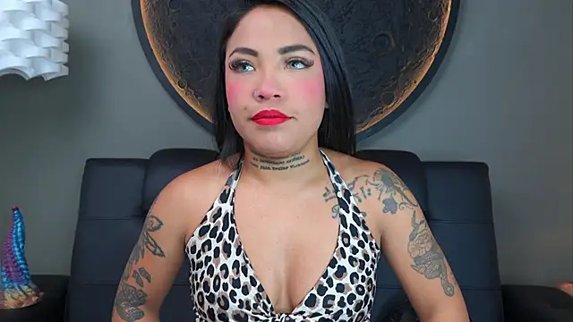 miss vaiolette online show from 12-22-25, 11:07