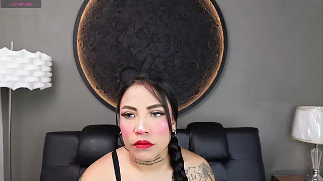 Snapshot of miss_vaiolette chatting on 04-22-26, 11:01 miss vaiolette online show from 04-22-26, 11:01