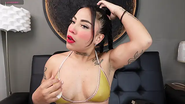 Snapshot of miss_vaiolette chatting on 05-02-26, 11:04 miss vaiolette online show from 05-02-26, 11:04