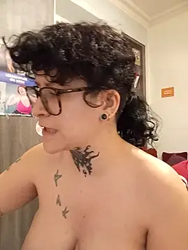 callmelouve online show from 01-08-26, 04:31