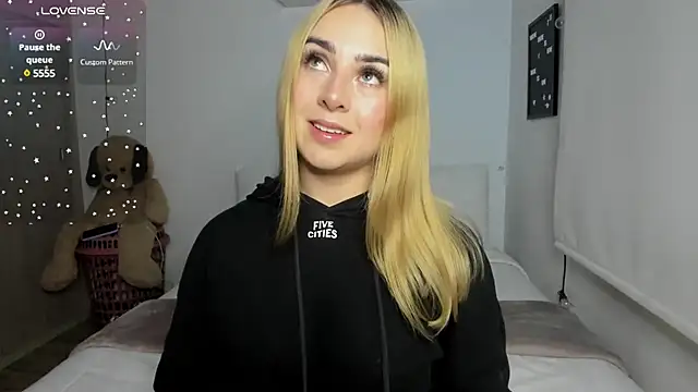 sophi mooreno online show from 03-12-25, 12:53