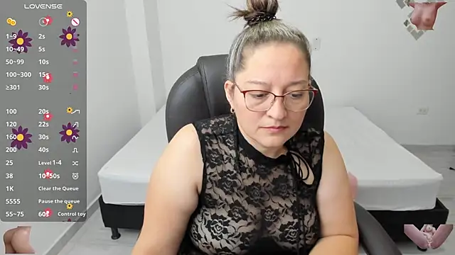 alejandra milf  online show from 03-12-25, 06:00