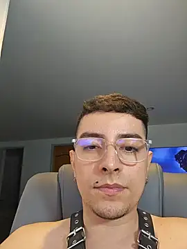 Jhoan saenz online show from 09-25-25, 03:43