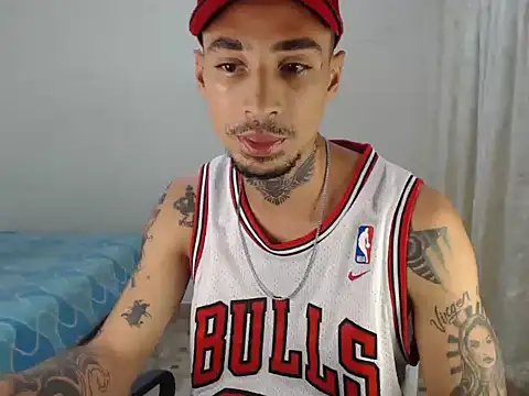 emiliano hottt online show from 12-01-25, 06:02