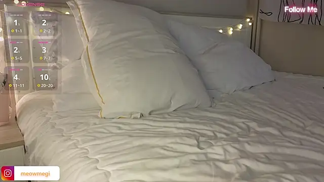 Snapshot of LisaSweetie chatting on 02-17-25, 07:10 LisaSweetie online show from 02-17-25, 07:10