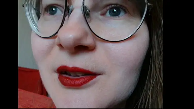 Snapshot of KiraGoldens chatting on 05-22-26, 05:47 KiraGoldens online show from 05-22-26, 05:47