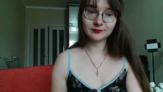 Snapshot of KiraGoldens chatting on 05-29-26, 06:11 KiraGoldens online show from 05-29-26, 06:11