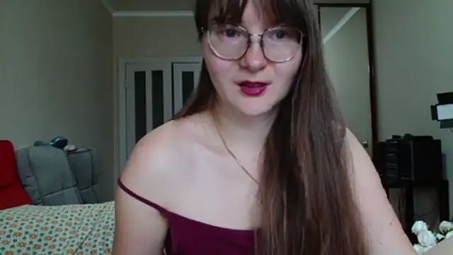 Snapshot of KiraGoldens chatting on 06-09-26, 06:58 KiraGoldens online show from 06-09-26, 06:58