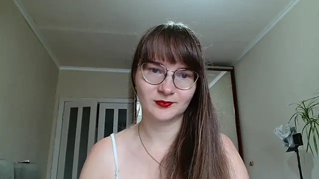 Snapshot of KiraGoldens chatting on 07-15-26, 06:29 KiraGoldens online show from 07-15-26, 06:29