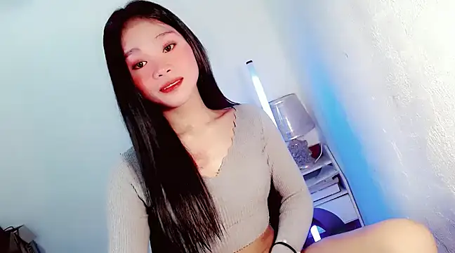 amomentoflust69 online show from 02-04-25, 03:44