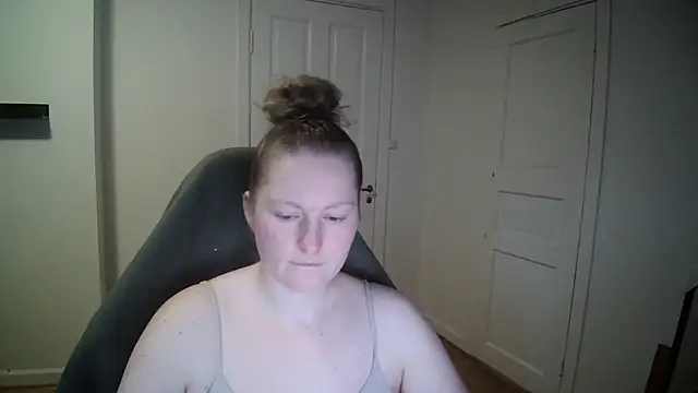 Girlnina-1995 online show from 01-24-25, 12:10